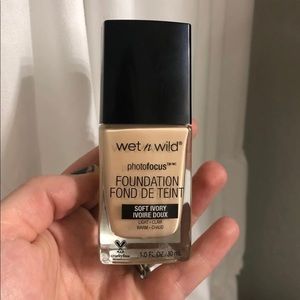 Wet n Wild Photo ready foundation